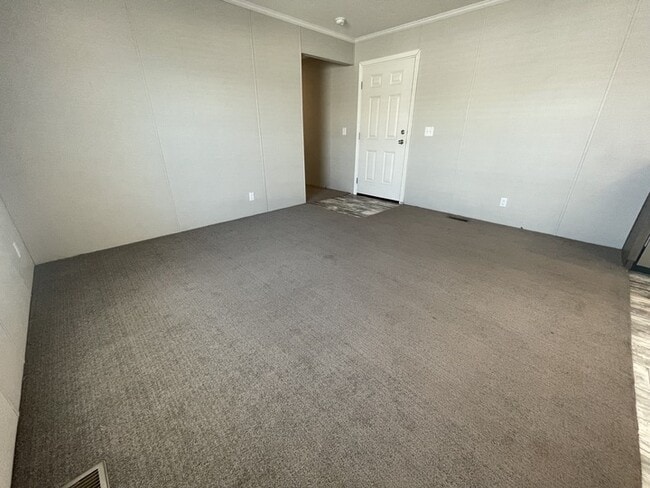 Photo - 38039 Leverette Ave