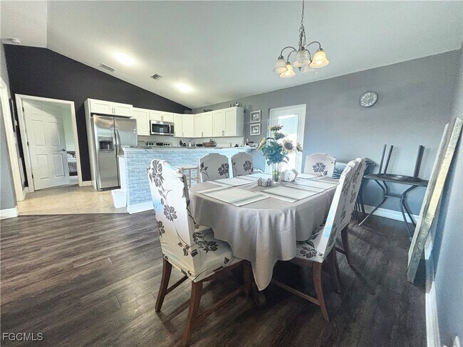 Photo - 2948 SW 6th Ave