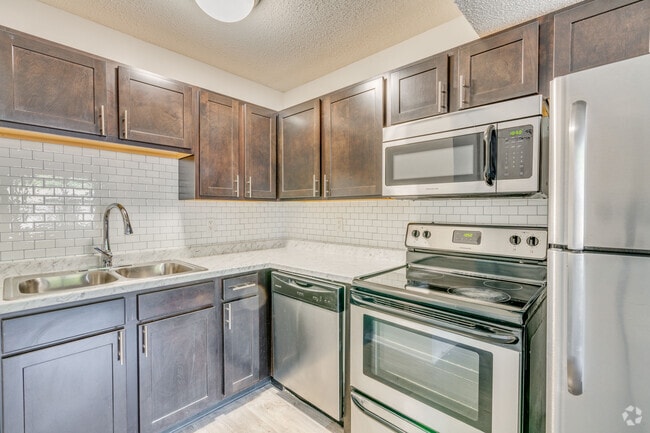 Upgraded 1Br, 1BA - 650SF Kitchen
