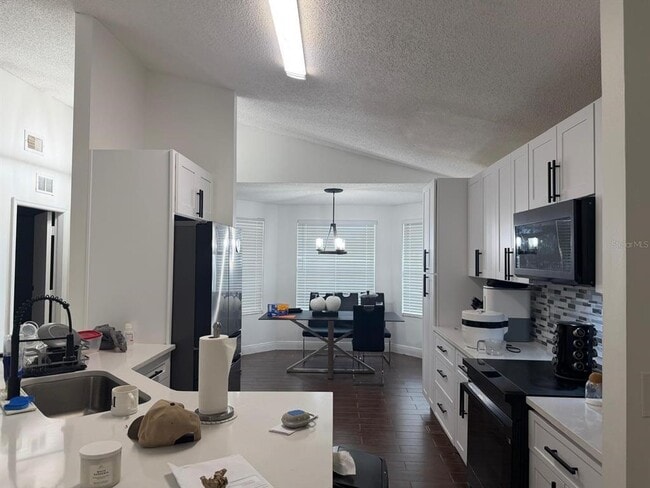 2216 Ridgemore Dr