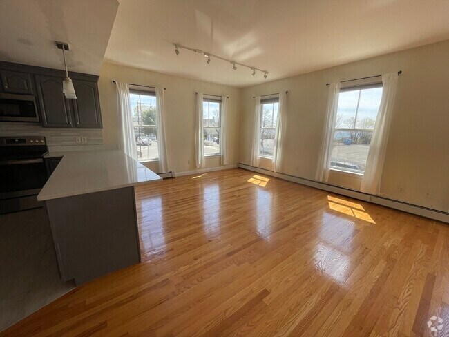 Building Photo - 168 Humphrey St Unit #1 Rental