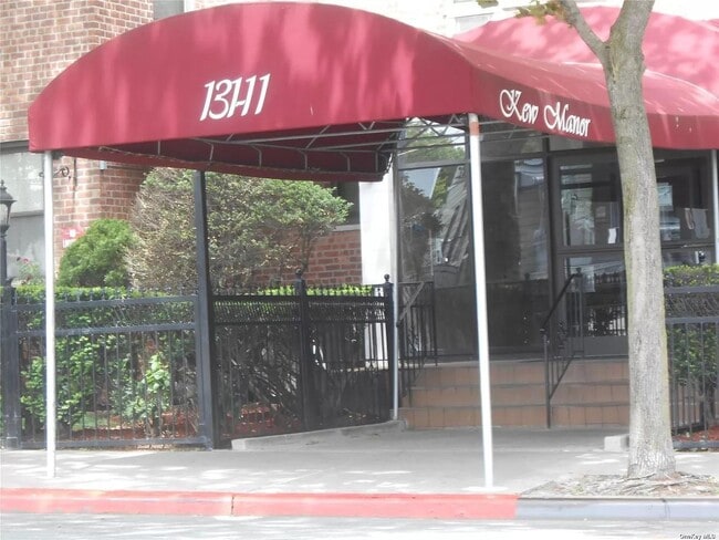 Building Photo - 131-11 Kew Gardens Rd Unit 5-M Rental