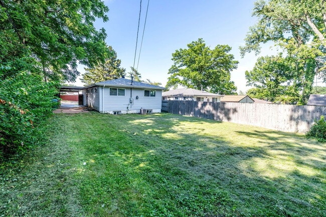 Photo - 212 Lakeside Dr