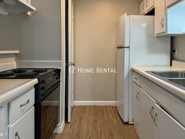 Photo - 2101 6th Ave N