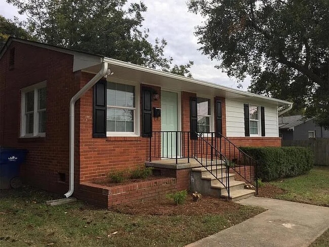 Photo - Room in House on Downing Rd