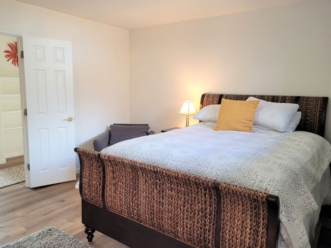 Photo - Charming Home, Bend`s West-side, Detached Garage and Bonus Space. Great Location. Flexible Lease...