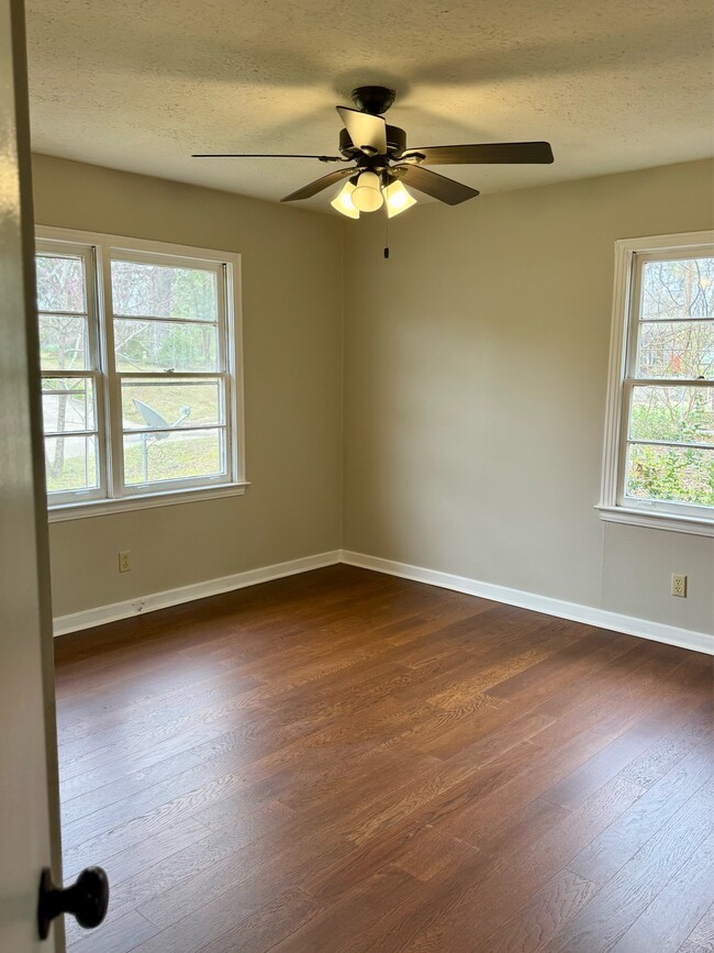 Photo - 129 N Montgomery St