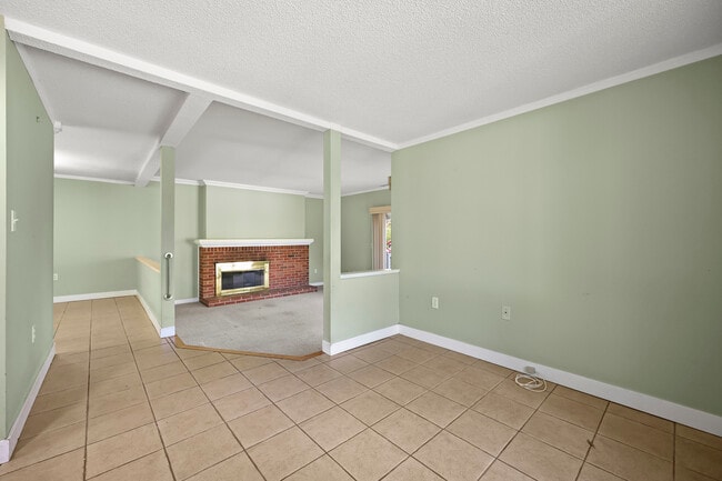 Photo - 27 Farmington Chase Crescent