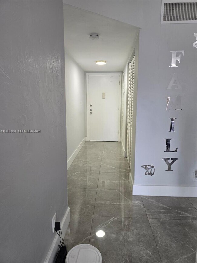 Photo - 13715 Kendale Lakes Cir Unit A-308