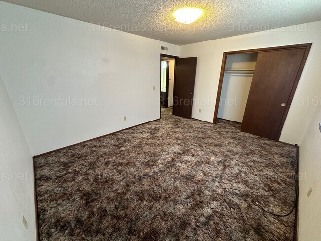 Photo - $750 - 2 bed 1 bath - Second floor Apartment Unidad 361 E Marion Ct Apt 3