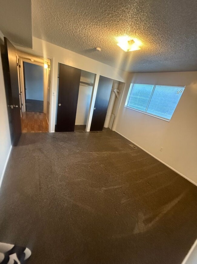 Photo - 475 E 6th Ave Unidad 2