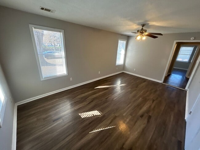 Photo - 3350 Ashland St