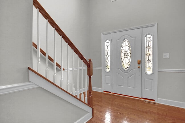 Photo - 16 Lismore Pl