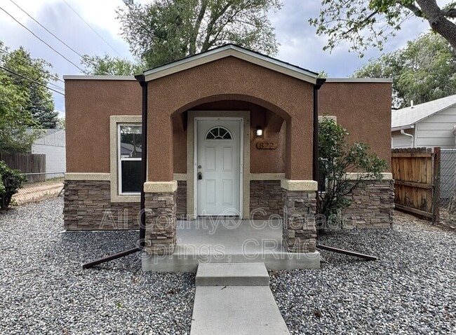 Building Photo - 822 S Logan Ave
