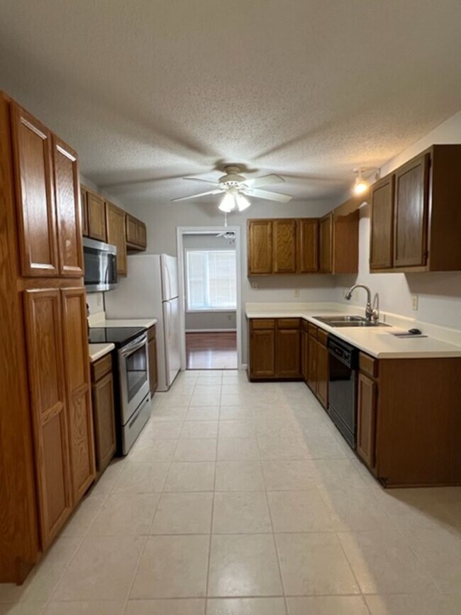 Photo - Ranch home w/ 3 bedrooms, 2 baths, 1 car g...