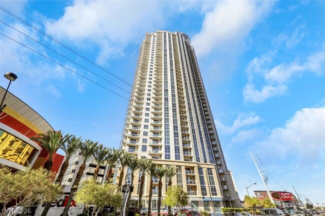 Building Photo - 200 W Sahara Ave Unit 2909