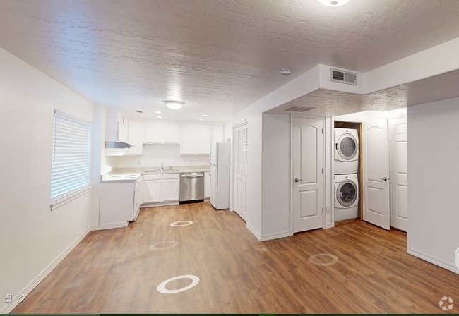 Building Photo - 9929 N Mulberry Dr Rental