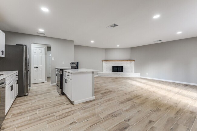 Photo - 5710 Ridgecove Dr