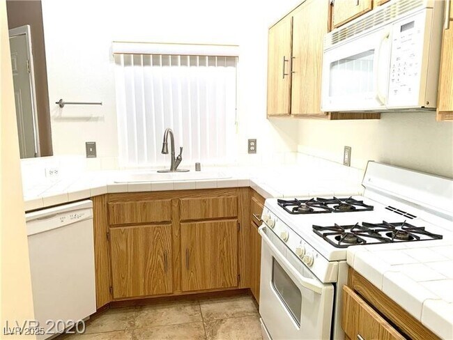 Photo - 251 S Green Valley Pkwy Unidad 3321