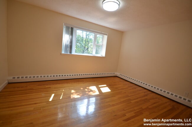 Photo - 62 Parkman St