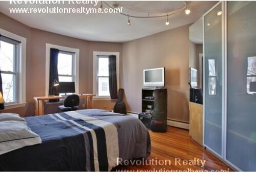 46 Middle St Unidad , #2,