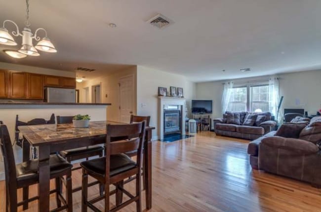 Photo - 1224 Lilac Ln