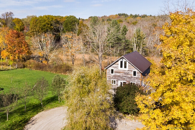 275 Interlaken Rd