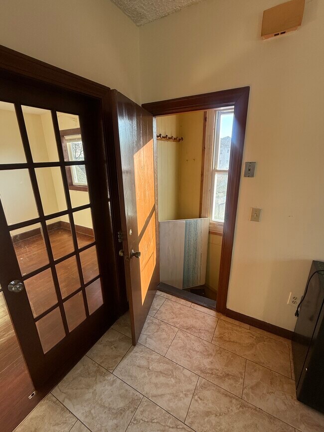 Photo - 569 Main St Unit 2