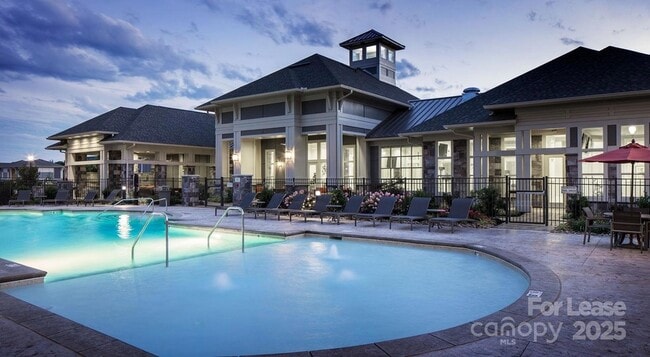 Photo - 121 Village Green Ln Unidad Ashton