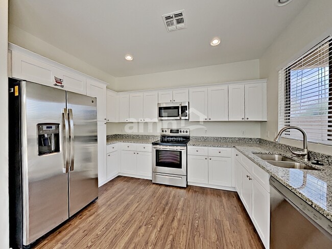 Photo - 9427 W Potter Dr