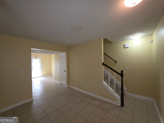 Photo - 904 Holden Ln