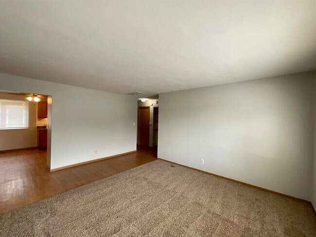 Photo - 1705 Jamestown Rd