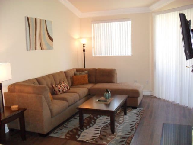 Building Photo - 270 E Flamingo Rd