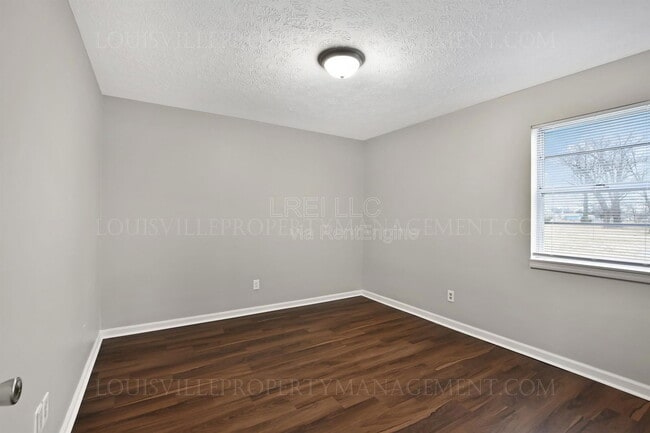 Photo - 160 W Blue Lick Rd Unit 1