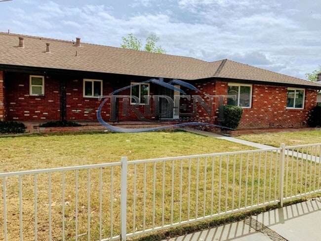 Building Photo - 685 N Barrett Rd