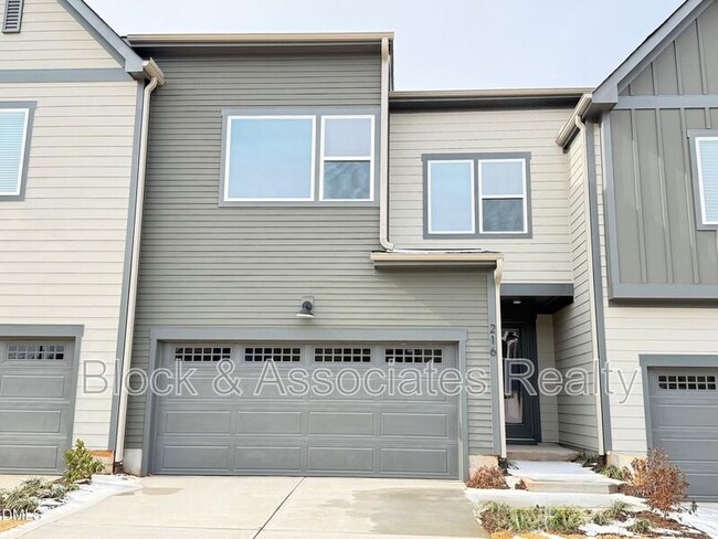 Building Photo - 216 Oak Summit Pl