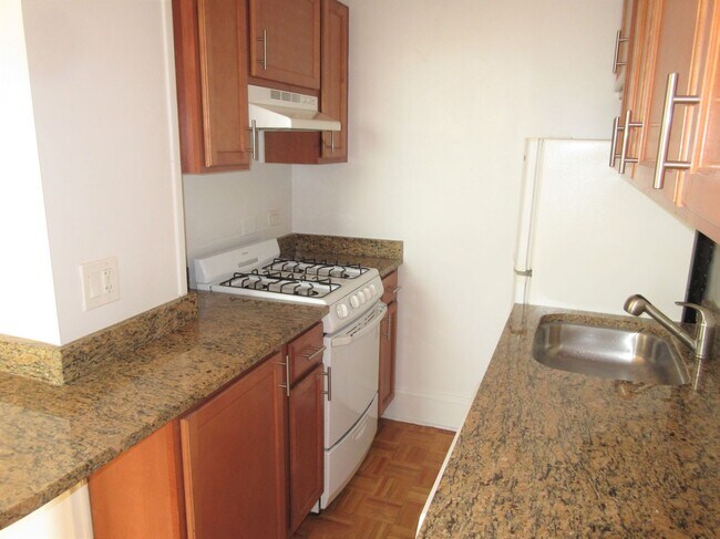Photo - 1936 N Clark St Unit 1002