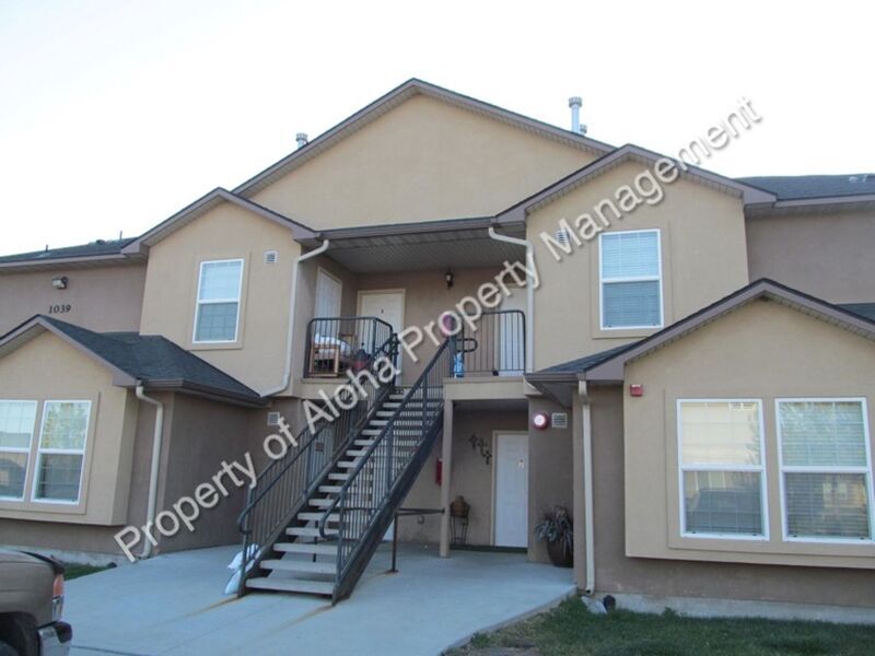 Photo - 1039 W Pine Ave House