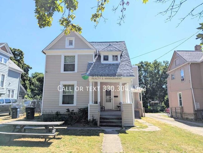 Building Photo - 147 Rhodes Ave Rental