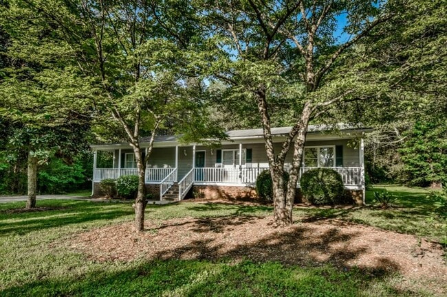 Building Photo - 7730 Deer Track Dr
