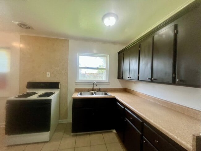 Photo - 240 Azalea Dr