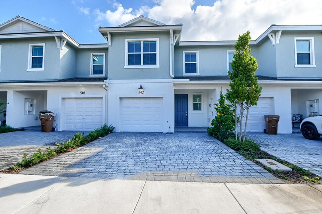 Photo - 542 Sanderling Cir Townhome