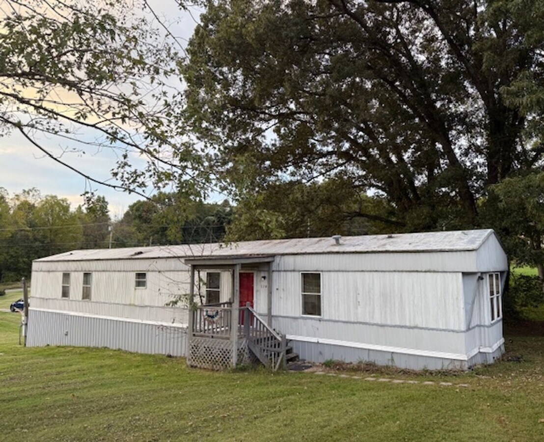 3/2 Country Lot in North Johnson City / Bo... - 3/2 Country Lot in North Johnson City / Bo...