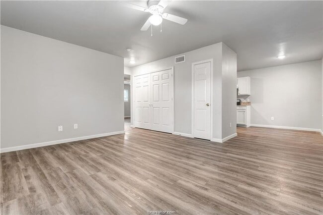 Photo - 2 Bed, 1 Bath Apartment in Bryan!