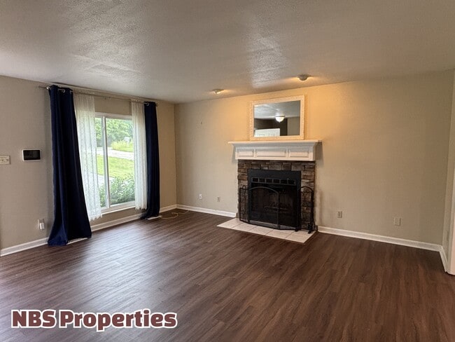 Photo - 7404 Foxglove Ln