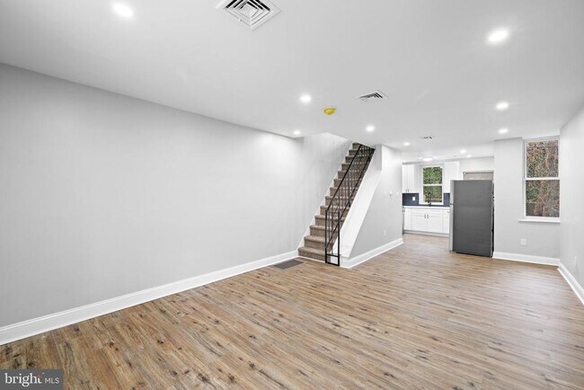 Photo - 1671 N Wilton St
