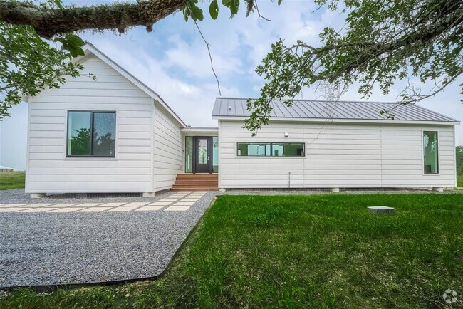 Building Photo - 8654 Fm 2145 Rental
