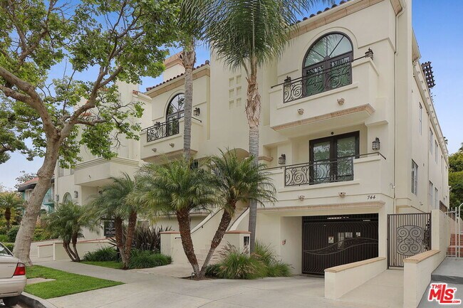 Photo - 744 N Alfred St Condo Unit 104