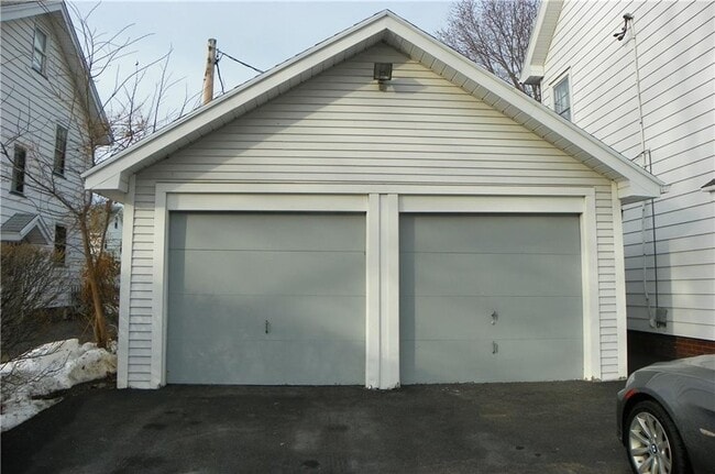 Photo - 1067 Winton Rd