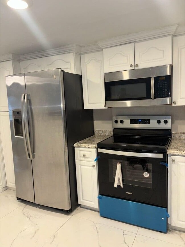 Photo - 3056 Riverside Dr